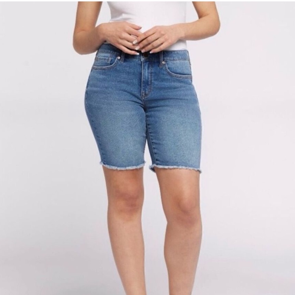 Seven7 Sunset Bermuda Denim Shorts Frayed Hem Ventura Light Wash Size 8 Jorts